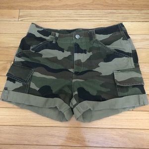 Camo Cargo Shorts Sz 4 H&M Divided